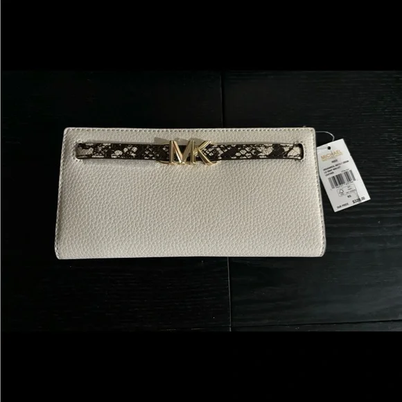 Michael Kors Bag with Snakeskin Accents and matching wallet - Picture 8 of 10